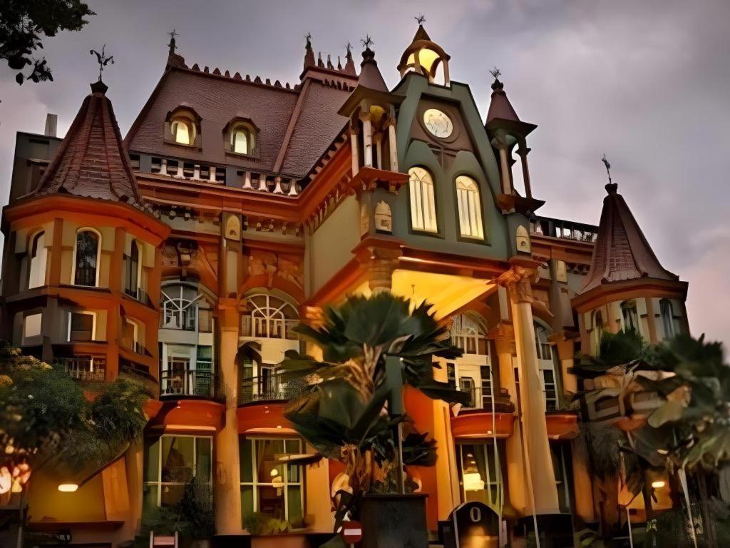 Gajahmada Graha Hotel Маланг Екстериор снимка
