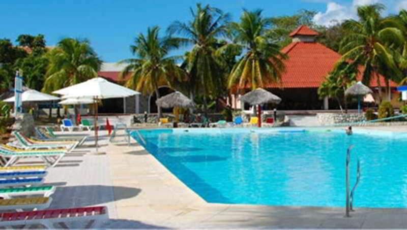 Gajahmada Graha Hotel Маланг Екстериор снимка