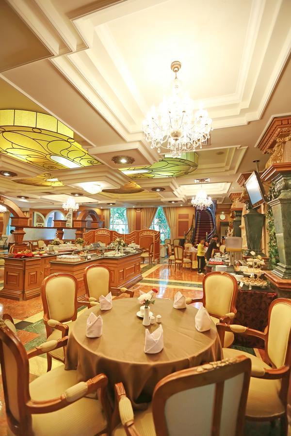 Gajahmada Graha Hotel Маланг Екстериор снимка