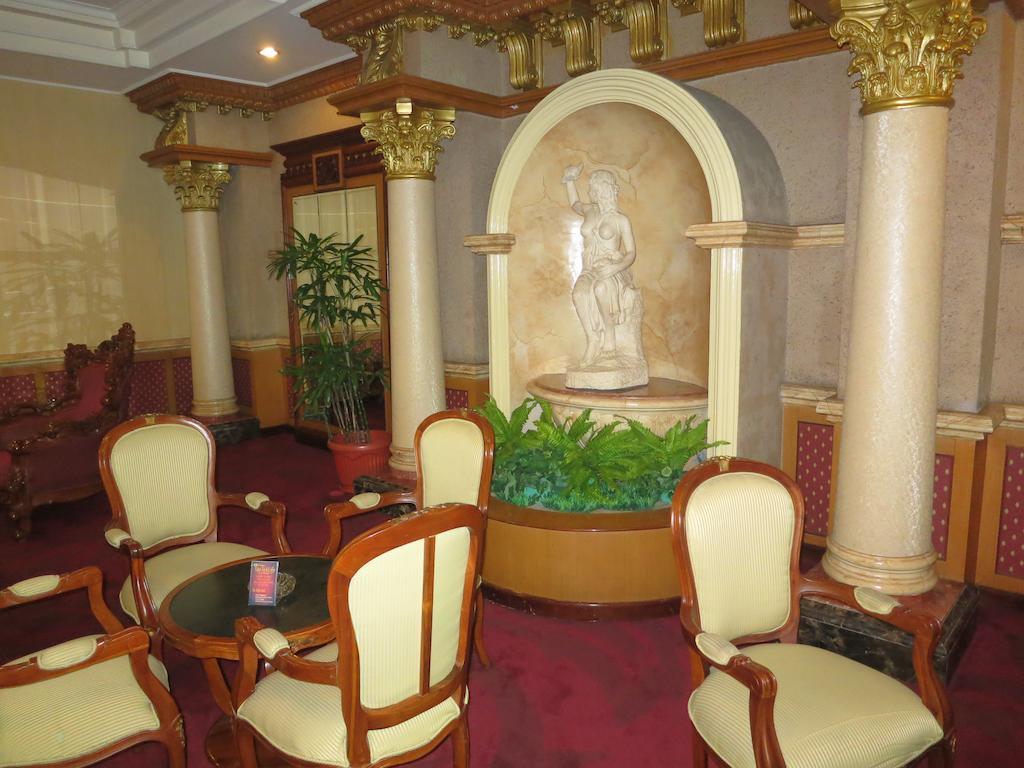 Gajahmada Graha Hotel Маланг Екстериор снимка