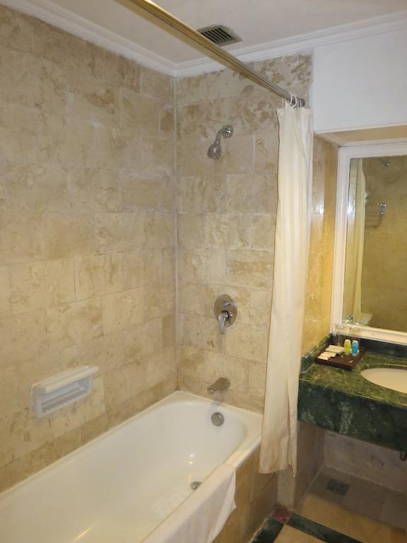 Gajahmada Graha Hotel Маланг Екстериор снимка